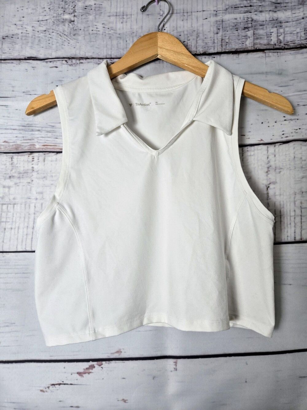 Aritzia TNA Womens Top Size XL White Outlast Tank V- Neck Cropped Casual Tank